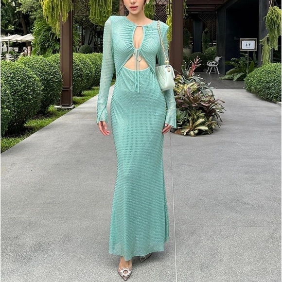 SELF PORTRAIT | pale blue rhinestone midi Longsleeve cut out - Picture 11 of 14